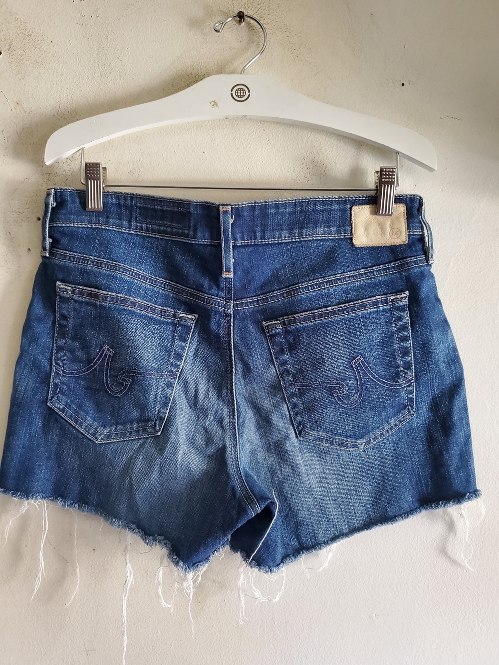 AG-ED Denim The Hailey Cut Off Ex Boyfriend Short. - Picture 5 of 10